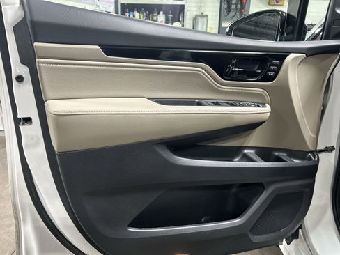 Used 2024 Honda Odyssey Elite image 24
