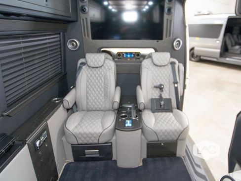 Used 2022 Mercedes-Benz Sprinter 3500 image 16