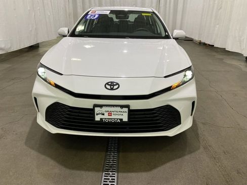 Certified 2025 Toyota Camry LE image 9