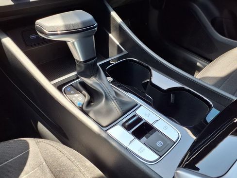 Used 2025 Hyundai Santa Cruz SE FWD image 18