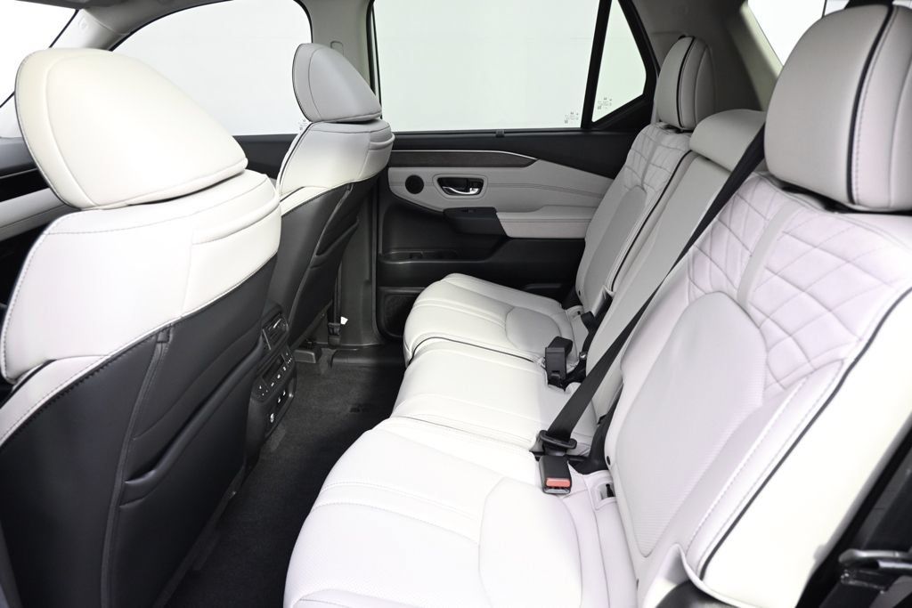 Used 2026 Honda Pilot Elite image 21