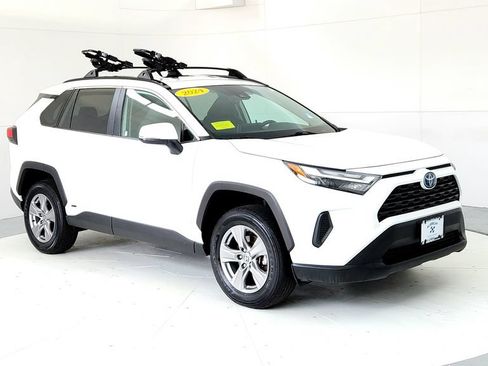 Used 2024 Toyota RAV4 XLE AWD/4WD image 7