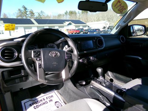 Used 2017 Toyota Tacoma SR5 w/ Tow Package image 17