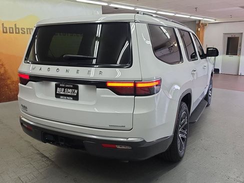 Used 2022 Jeep Wagoneer Series III AWD/4WD image 20