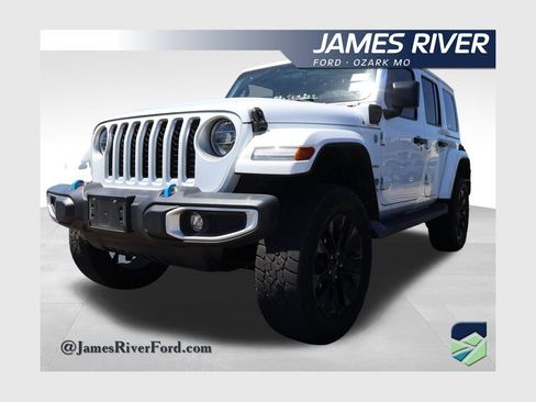 Used 2022 Jeep Wrangler Unlimited Sahara w/ Cold Weather Group AWD/4WD image 1