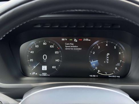 Used 2021 Volvo XC90 T5 Momentum w/ Advanced Package FWD image 11