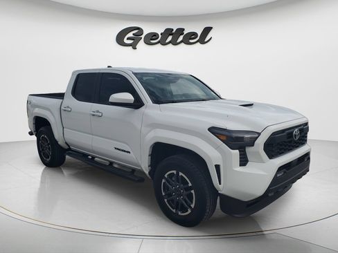 Certified 2025 Toyota Tacoma TRD Sport RWD image 4