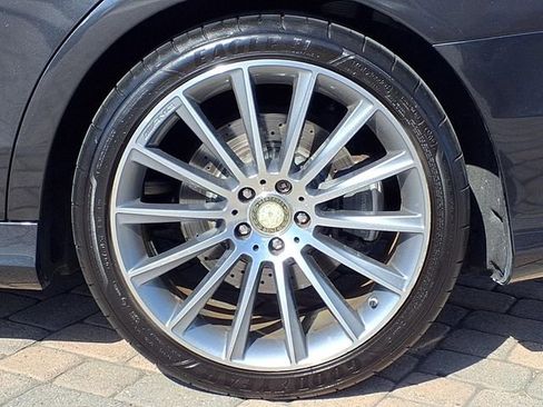 Used 2015 Mercedes-Benz S 550 Sedan w/ Sport Package image 8