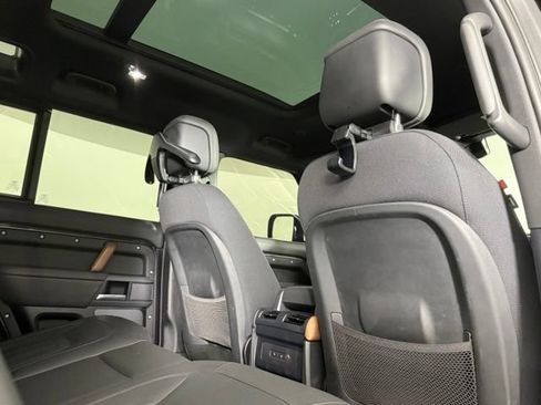 Used 2024 Land Rover Defender 110 X AWD/4WD image 31