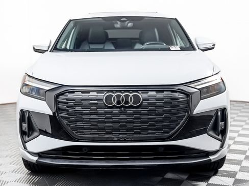 Used 2023 Audi Q4 e-tron Premium Plus w/ Premium Plus AWD/4WD image 5