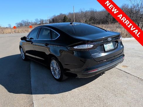 Used 2016 Ford Fusion SE w/ Equipment Group 202A image 6