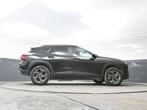 Used 2025 Chevrolet Trax LT image 48