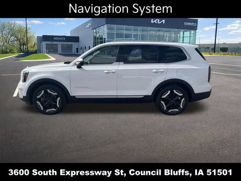 Used 2024 Kia Telluride EX w/ EX Captain's Chair Package AWD/4WD image 8