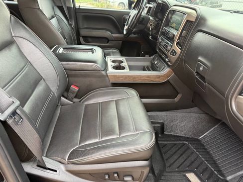 Used 2019 GMC Sierra 2500 Denali w/ Duramax Plus Package image 22