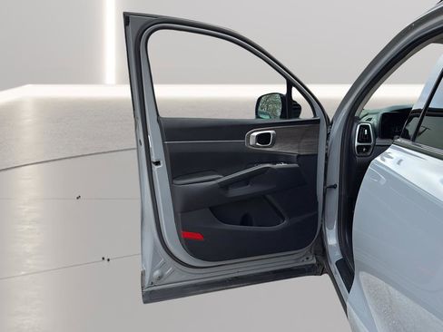 Used 2023 Kia Sorento EX w/ Panoramic Sunroof Package image 11