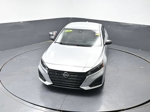 Used 2024 Nissan Altima 2.5 SV FWD image 42