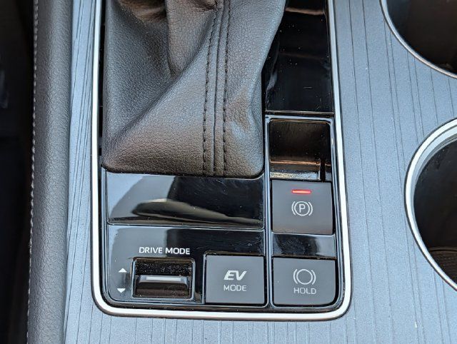 Used 2025 Toyota Sienna XLE FWD image 16