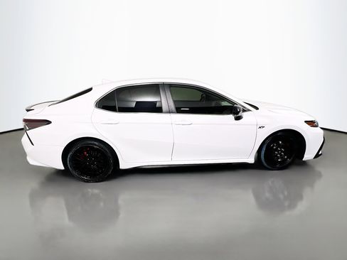 Used 2024 Toyota Camry SE FWD image 3