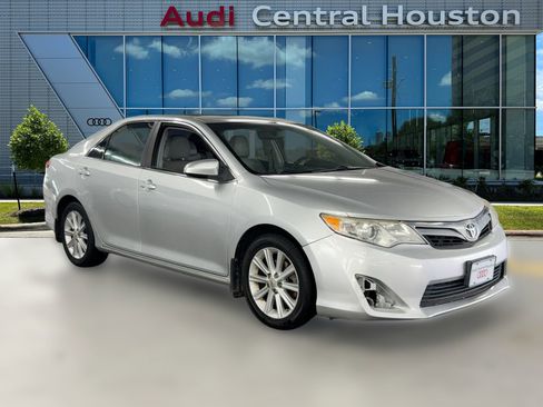 Used 2012 Toyota Camry XLE image 7