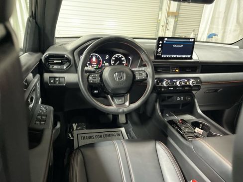 Used 2025 Honda Pilot TrailSport image 22