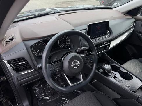 Certified 2022 Nissan Rogue SV image 18