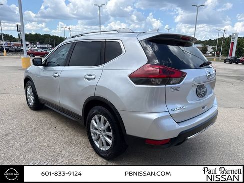 Used 2018 Nissan Rogue SV FWD image 6