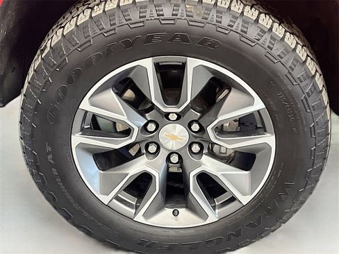 Used 2025 Chevrolet Silverado 1500 LT image 31