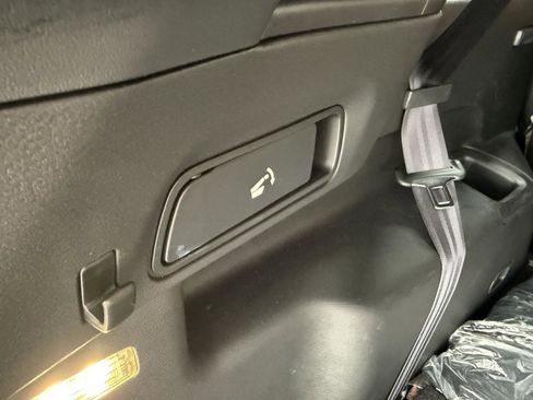 Used 2025 Mitsubishi Outlander SEL image 52