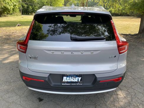 Used 2023 Volvo XC40 B5 Core w/ Climate Package AWD/4WD image 25