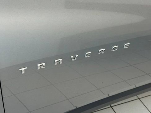 Used 2023 Chevrolet Traverse LT AWD/4WD image 39