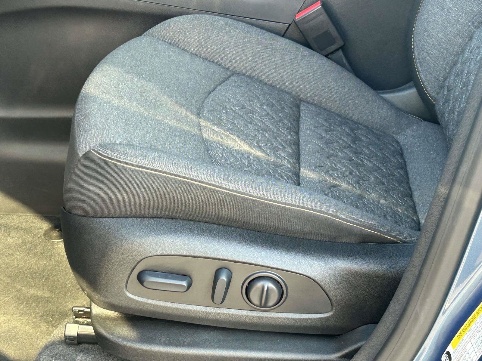 Used 2024 Chevrolet Equinox LT AWD/4WD image 16
