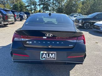 New 2025 Hyundai Elantra SEL video 4