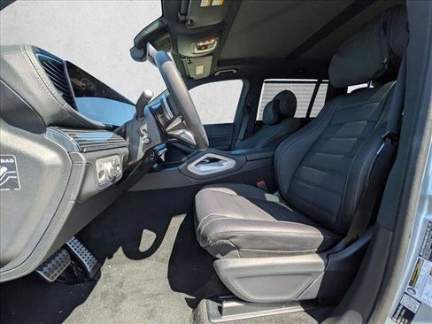 New 2026 Mercedes-Benz GLS 580 4MATIC image 4