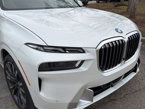 Used 2024 BMW X7 xDrive40i image 9