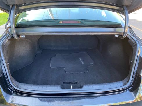 Used 2023 Hyundai Elantra SEL w/ Cargo Package FWD image 17