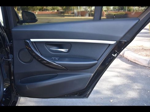 Used 2017 BMW 330i Sedan RWD image 28