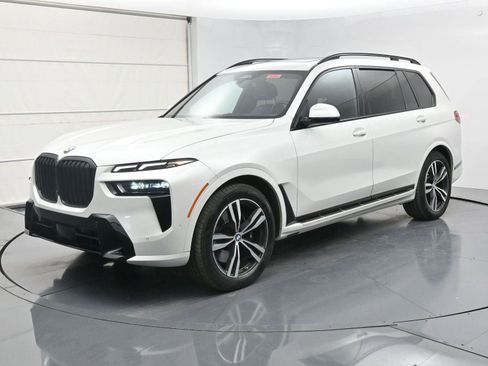 Used 2023 BMW X7 xDrive40i w/ Executive Package image 1