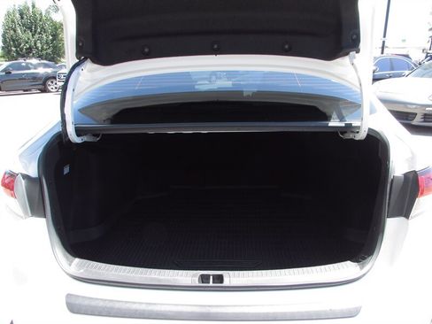 Used 2022 Toyota Corolla LE FWD image 8