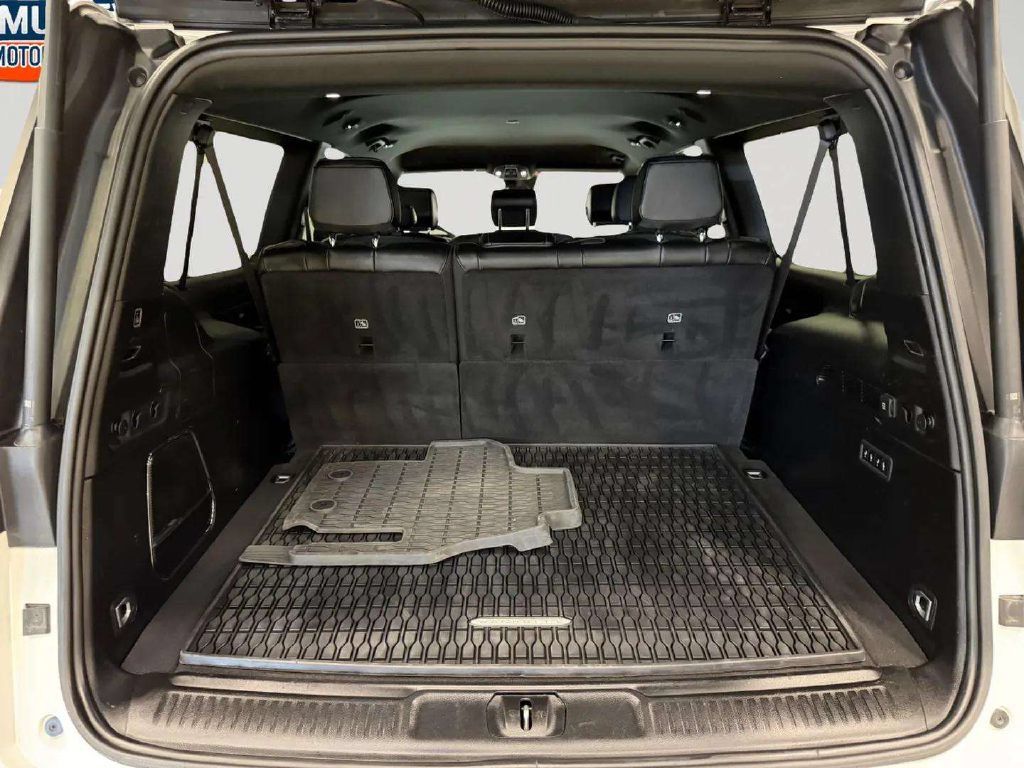 Used 2024 Jeep Wagoneer L Series II w/ Flexible Seating Group AWD/4WD image 22