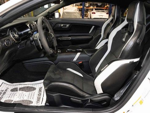 Used 2021 Ford Mustang Shelby GT500 w/ Carbon Fiber Track Pack image 27