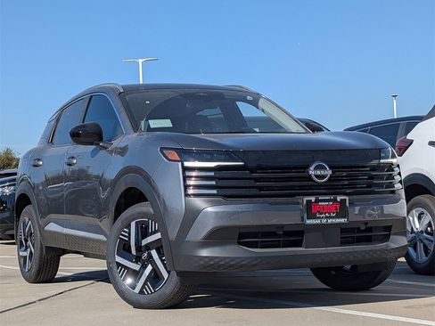 New 2026 Nissan Kicks SV image 2