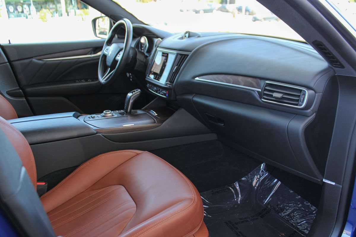 Used 2023 Maserati Levante GT AWD/4WD image 17