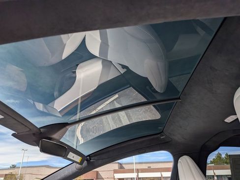 Used 2024 Tesla Model X image 18