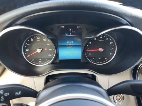 Used 2021 Mercedes-Benz GLC 300 image 28