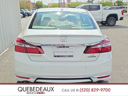 Used 2017 Honda Accord Touring image 6