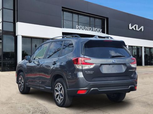 Used 2023 Subaru Forester Premium image 6