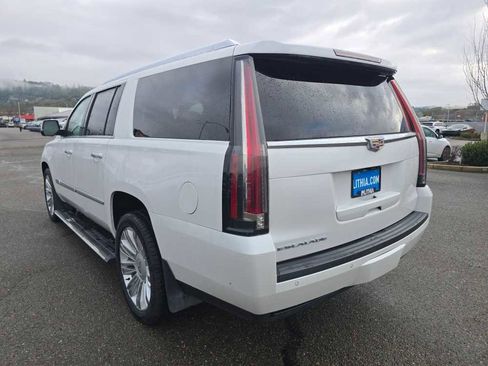 Used 2019 Cadillac Escalade ESV Platinum image 3