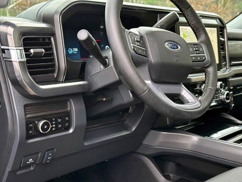 Used 2025 Ford F450 Lariat image 18