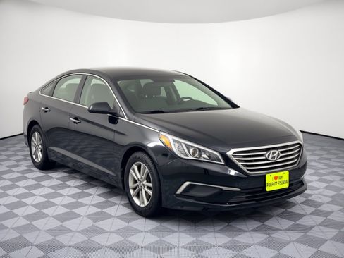 Used 2016 Hyundai Sonata SE w/ Cargo Package FWD image 7