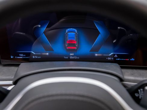 Used 2025 BMW X7 xDrive40i w/ M Sport Package image 21